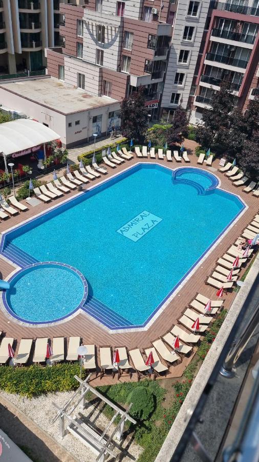 Deluxe Admiral Plaza Apartment Pantai Sunny Bagian luar foto